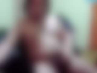 Live cam show with Leslie flame - Bald on Cam Slut