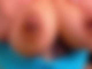 Live cam show with Milky Kim - Shaved on TeamSkeetLive