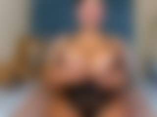 MELONS2001's Live Sex Cam Show
