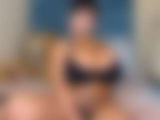 Live cam show with MELONS2001 - Black Shaved Pussy on Camsoda