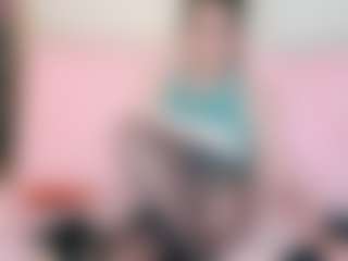 Live cam show with Bella_Hix - Average on makecum.org
