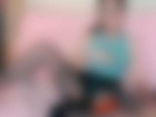 Live cam show with Bella_Hix - Average on Camsoda