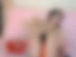 Live cam show with Bella_Hix - Bedroom on Dare Cams