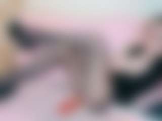 Live cam show with Bella_Hix - Green Eyes on Uber Horny