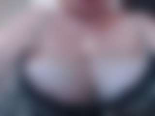Antoniastars's Live Sex Cam Show