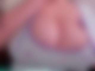 Live cam show with Anyi - Facial on Camsoda