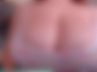Live cam show with Anyi - Facial on Dolls Live