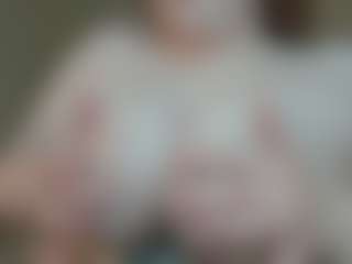 Live cam show with Ruth - Bedroom on Gym Cam Girls