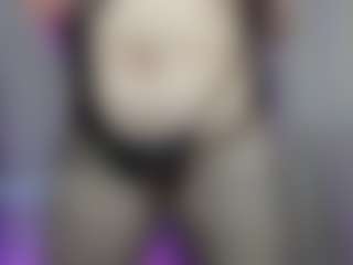 Live cam show with Ruth - Fingering on CamClone