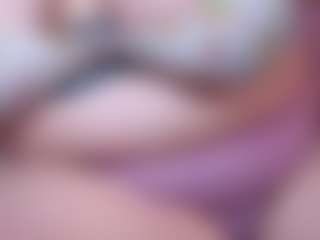 Live cam show with Ruth - Dildo Or Vibrator on AdultVida.com