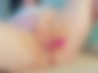 Live cam show with Ruth - Cute on Milfs Live