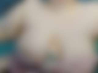 Live cam show with Ruth - Oil on AdultVida.com