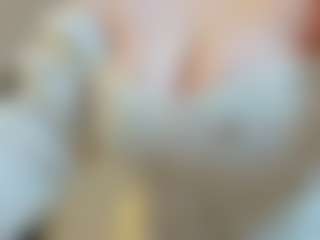 Live cam show with Ruth - Cute on TastyBlacksLive