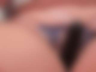 Live cam show with Ruth - Big Tits on StripNow