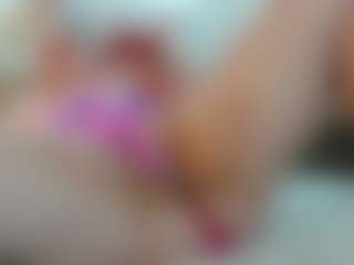 Live cam show with Ruth - Amateur Curvy on AdultVida.com