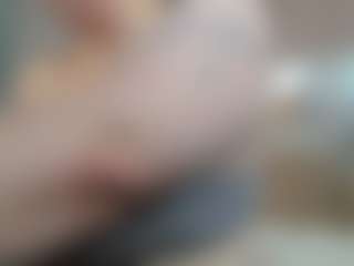Live cam show with Ruth - Bedroom on AdultVida.com