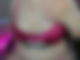 Live cam show with Ruth - Shaved on nudelive.tv
