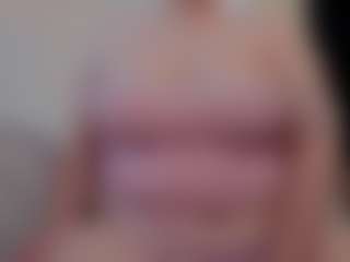 Live cam show with Ruth - Bedroom on madthumbs