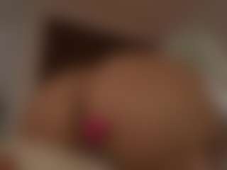 YourCarolinaaa's Live Sex Cam Show