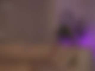 YourCarolinaaa's Live Sex Cam Show
