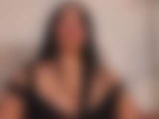Live cam show with Arianna - Strip on TeamSkeetLive