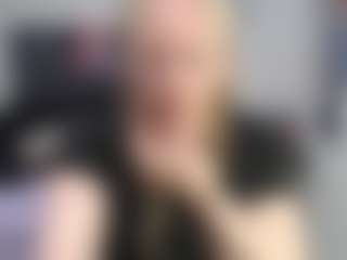 emperatrizmessy MILF webcam performer live streaming