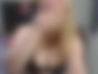 Live cam show with emperatrizmessy - Green Eyes on mypornchat.com