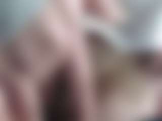 emperatrizmessy MILF webcam performer live streaming