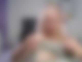 Live cam show with emperatrizmessy - Orgasm on Milfs Live