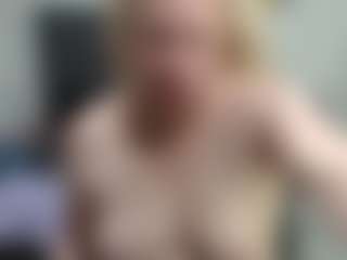Live cam show with emperatrizmessy - Body Massage on Camsoda