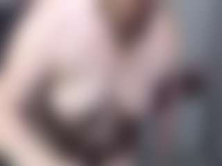 Live cam show with emperatrizmessy - Blonde Hair Middle Aged on fapnchat