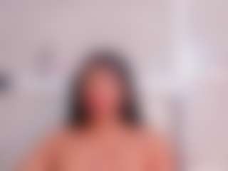 Live cam show with Julianna-Smith - Ebony on chickslive.net