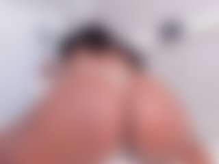 Live cam show with Julianna-Smith - Small Ass on iamadamtest123.com