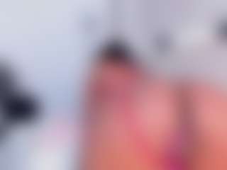 Live cam show with Julianna-Smith - Petite on hrnylive.com