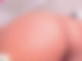 Live cam show with Julianna-Smith - Camel Toe on Strip Flash - Live Sex Shows