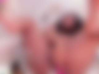 Live cam show with Julianna-Smith - Small Ass on CamSextacy