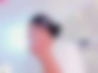 Live cam show with Julianna-Smith - Petite on Milfs Live