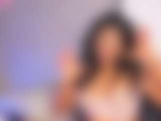 Live cam show with Julianna-Smith - Bedroom Ebony on SpunkLive