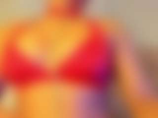 Live cam show with Julianna-Smith - Black Amateur on Camsoda