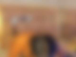 Live cam show with Julianna-Smith - Brown Eyes Black on Camsoda