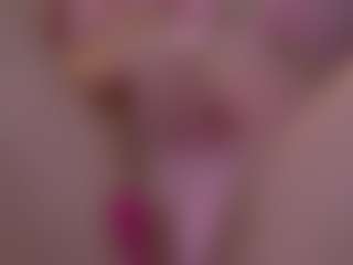 Live cam show with Serena - Red Hair on thefappeningchat.com