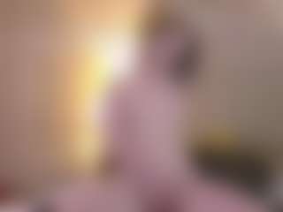 Live cam show with Serena - Grey Eyes on CamwithHer