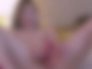 Live cam show with Serena - Small Tits on livesuperchat.net