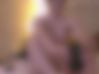 Live cam show with Serena - Latina on Mixed Magazine Live
