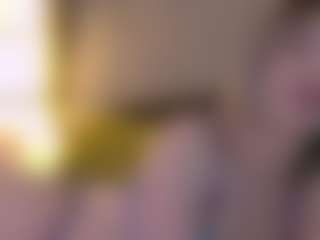 Live cam show with Serena - Camel Toe on Camsoda