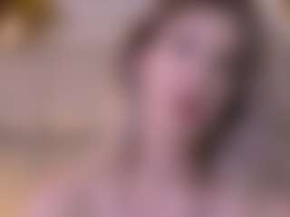 Live cam show with Serena - Fingering Latina on dropp.cam