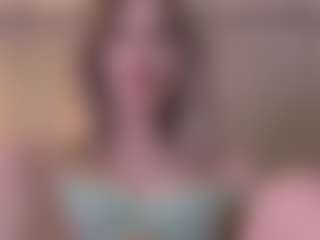 Live cam show with Serena - Fingering Latina on eurowanks.com