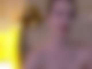 Live cam show with Serena - Camel Toe on Dolls Live
