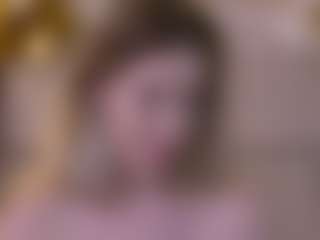 Live cam show with Serena - Curvy Small Tits on Camiplay Live