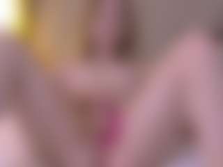 Live cam show with Serena - Red Hair Dildo on StripNow